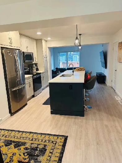4 Beds 3.5 Bathrooms - Townhouse Image# 1