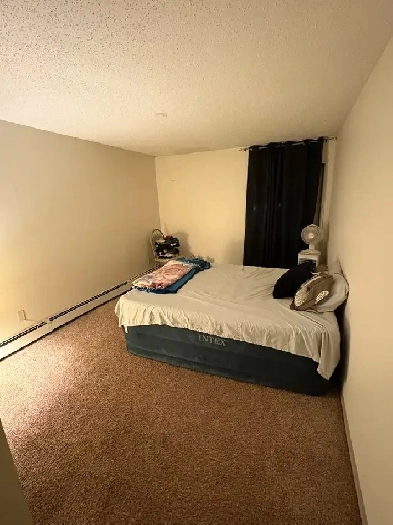 master bedroom for rent Image# 1