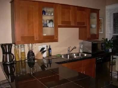 Private bedroom for rent in a prime location, Sept 1, immediate Image# 9