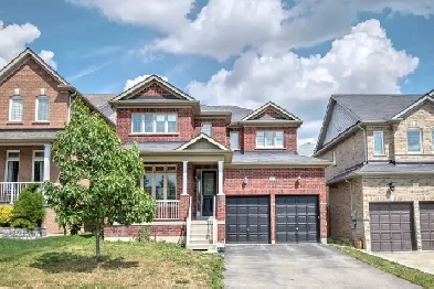 Stunning 4 1 bedroom and 4-bathroom in Newmarket Image# 1