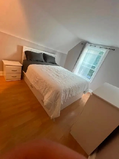 I'm looking for 2-roommate to share this furnished 3-bed apart Image# 5