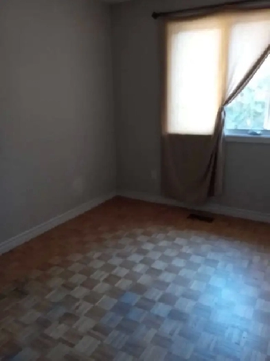room for rent/roommate Image# 7