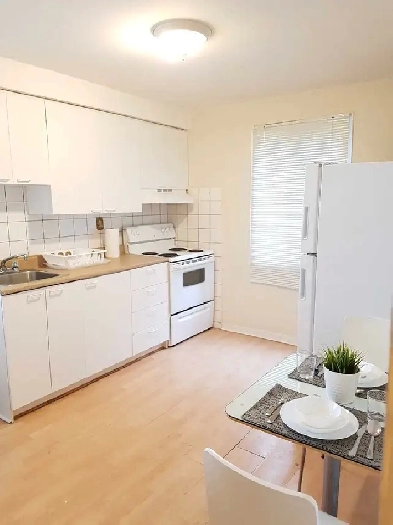 Chomedey Laval-  MEUBLÉ AU COMPLET ◆◆ TOUT INCLUS   WiFi◆◆ Image# 1