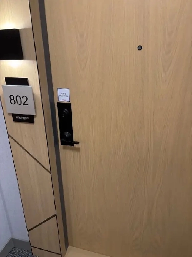 2 Bed plus den condo in Mississauga Image# 4