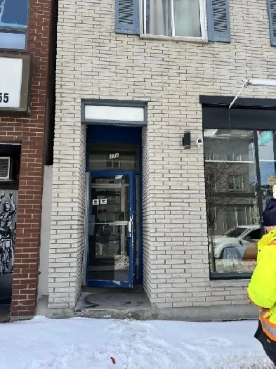 338 Barrie St. Kingston Ontario 2 bedroom student apartment Image# 7