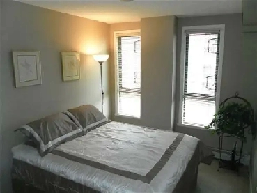 Furniture room for rent in Downtown Image# 1