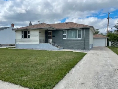 2 Bedrooms, Main Floor of Shared House for Rent Image# 8