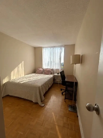 Rent a room $850 Female (Finch and Warden) Image# 4