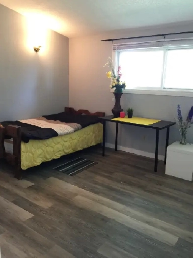 UA area/2minToSouthgate mall LRTtoUA Campus/Downtown Nait/MacE Image# 1