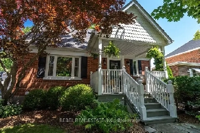 Beautifully Updated Detached Home with Heated Inground Pool! Image# 5