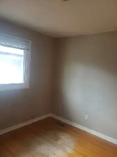 Student 1 Room in Shared Housing Near Carleton University Image# 1