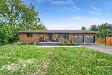 Incredible All Brick Ranch Bungalow with Inground Pool! Image# 3