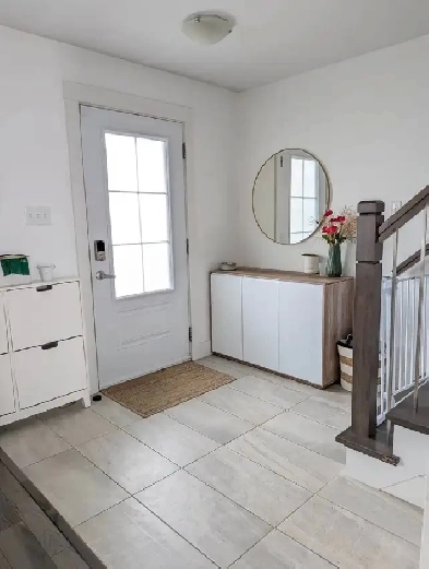 Beautiful 3-Bedroom Upper Duplex | Pet Friendly Image# 1