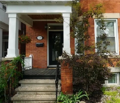 2  den , top two storey apartment in Hintonburgh Image# 1