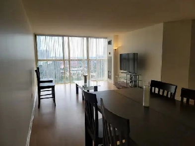 Condo 2 Bed 2 Bath 27th Floor Lake Facing Prime Location Image# 11
