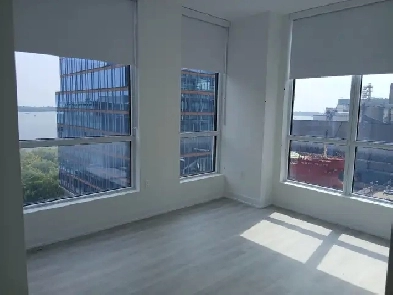 3 Bed 2 Bath Parking/Locker/ HarbourFront- Unit 1121 Image# 6