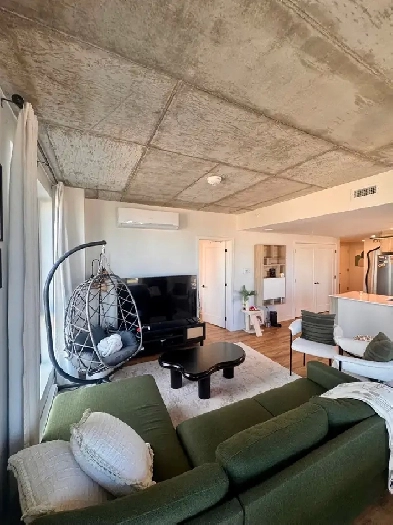 Condo de luxe – Transfert de contrat de location – 16e étage Image# 3