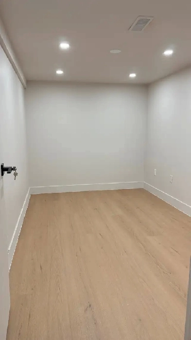 Salon Suite Room For Rent Image# 1
