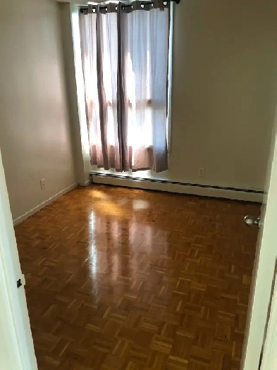 Room for rent available October 1st Image# 1