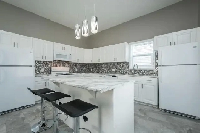 SINGLE ROOMS AVAILABLE SEPTEMBER 1 ST BRAND NEW HOUSE 143 Barker Image# 6