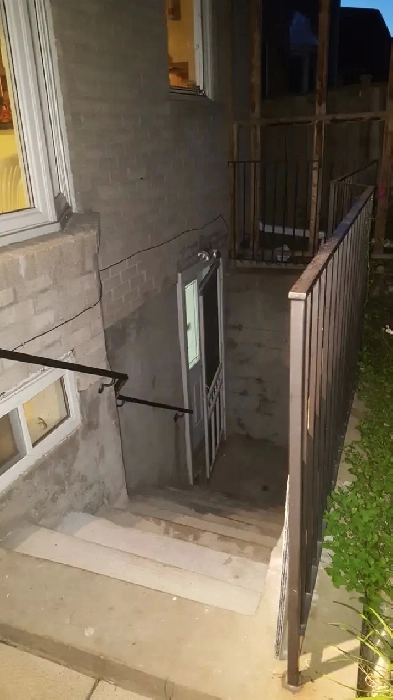 2 Bedroom basement near McCowan & Steels - starting Sep01 Image# 4