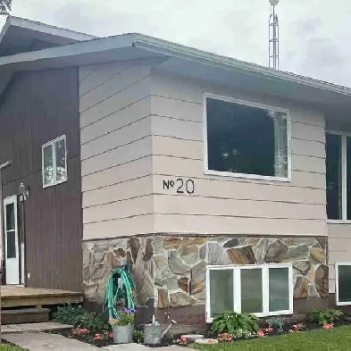 Affordable starter home at 20 Crystal Ave. W., Crystal City, MB! Image# 5