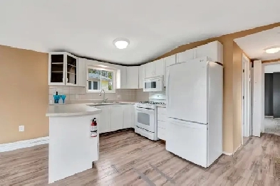 Cozy Modular Home in Puslinch Image# 4