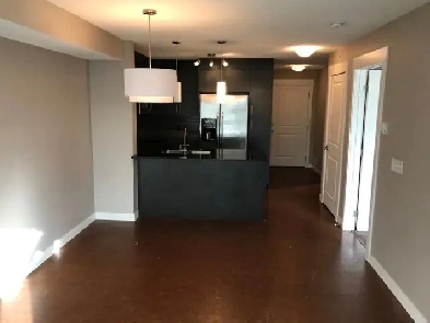 2 bedroom 1 bathroom Skyview condo NE for rent Image# 1