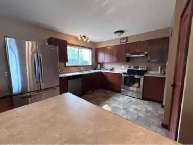 3 bed, large main suite, E Kelowna Image# 6