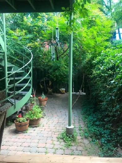 Furnished 1-bedr with backyard and netflix, very quiet Image# 8