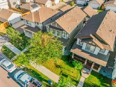 NW YEG 3 Bed 2.5 Bath Detached House w/ Dbl Garage! WOWZERs Image# 8