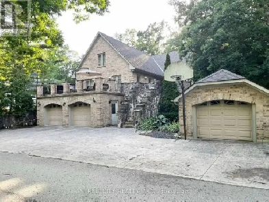 Beautiful Grand Bend Executive Home for Rent  3 Bdrm 3 Bath Image# 1