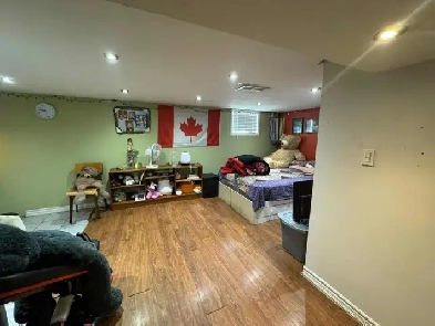 1 large Studio basement Apartment for rent. Image# 4