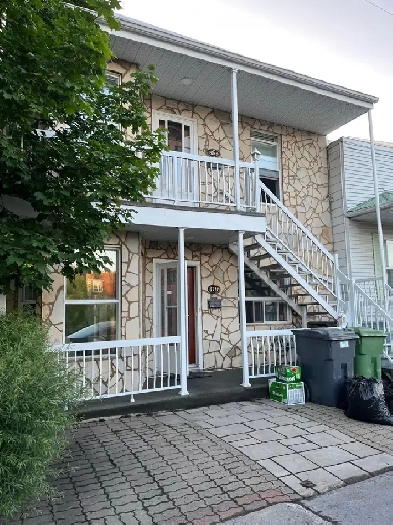 Beau  6 1/2 meublé dès septembre Image# 1