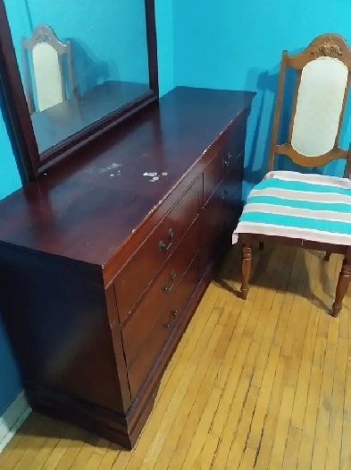 A room for rent at St Clair and Keele for male professional Image# 2