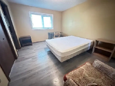 Great Location, Nice Furnished room with Private Bathroom Image# 1