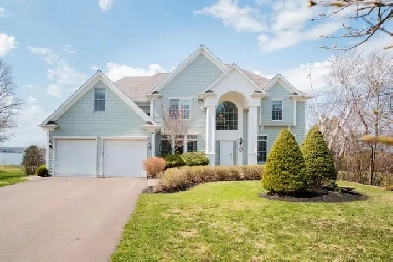48 Maplewood Crescent, Charlottetown PEI Image# 2