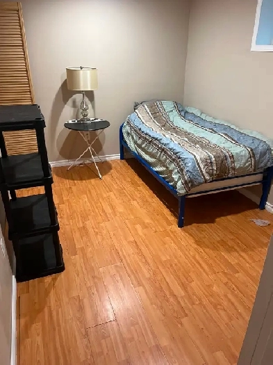 Room for rent 600 , 2 blocks from Southgate Image# 1