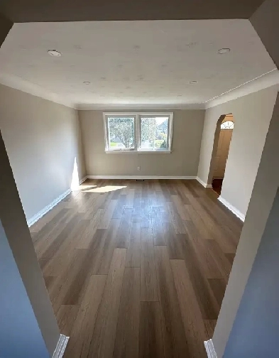 GORGEOUS 3 BEDROOM HOME IN STONEY CREEK Image# 1