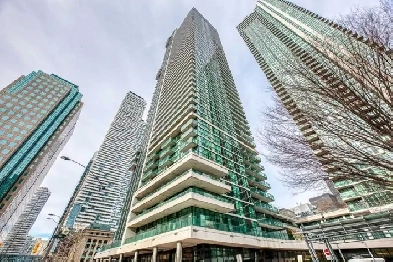 Luxury furnished one-bedroom in the heart of downtown Toronto. Image# 5