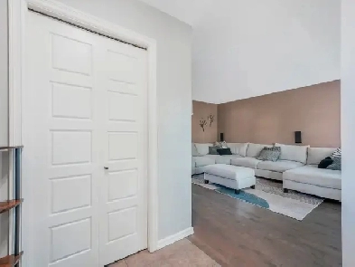 Stunning 2 Story in NW YEG! Detached House only $469k. Amazing! Image# 7