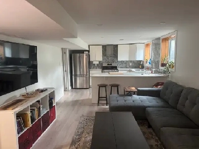 1 BED 1 BATH SUNNY BASEMENT APARTMENT Image# 1