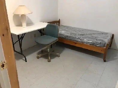 $575 Private Student Room in Basement Apartment (STUDENTS ONLY) Image# 6
