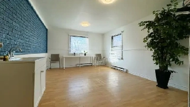 Beautiful Office at Pointe Claire,West Island Image# 2