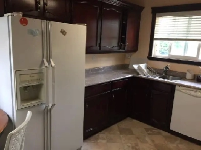 Private Room Surrey Central, convenient upstairs furnished Image# 1