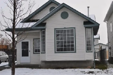 3 Bed 2 Bath House Countryside South Available October 1st! Image# 4