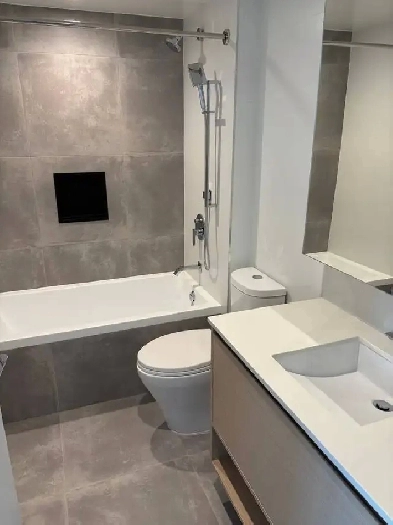 Modern 1BR Condo – Great Amenities, Prime Location & Parking Image# 2