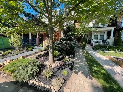 Executive home to share in Beaches Image# 6