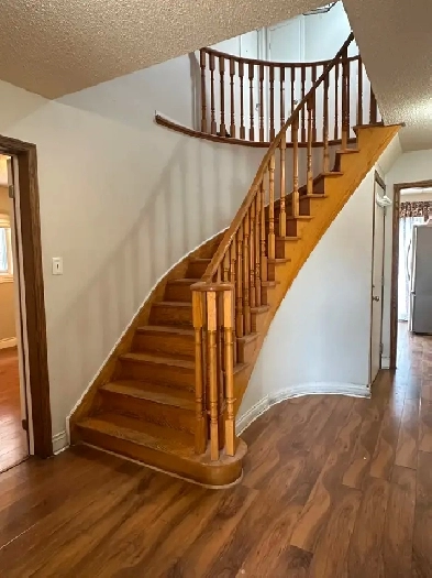 7 Bedroom - 3 Full Bathroom House for Rent Image# 2