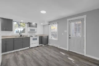 Clean 2 Bed 1 Bath - $1400/month plus Hydro Image# 5